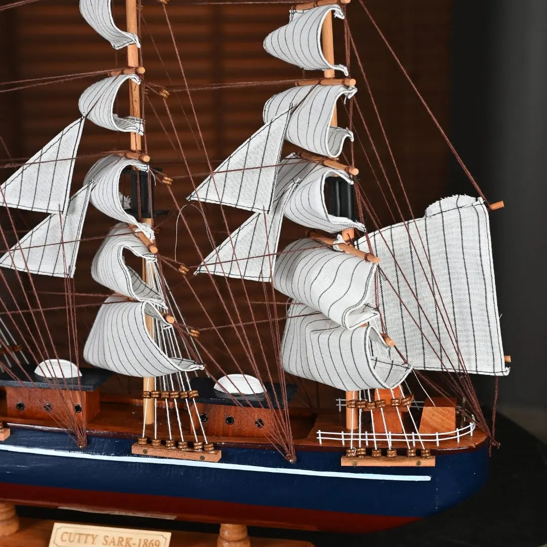 Cutty Sark El Yapımı Ahşap Dekor Gemi – 70 × 47 cm Ofisbura