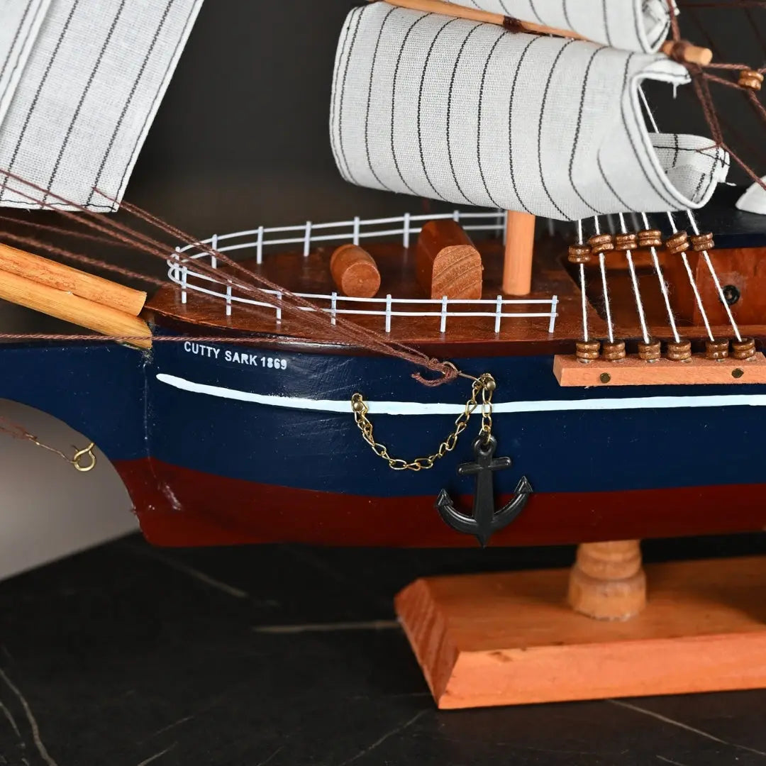 Cutty Sark El Yapımı Ahşap Dekor Gemi – 70 × 47 cm Ofisbura