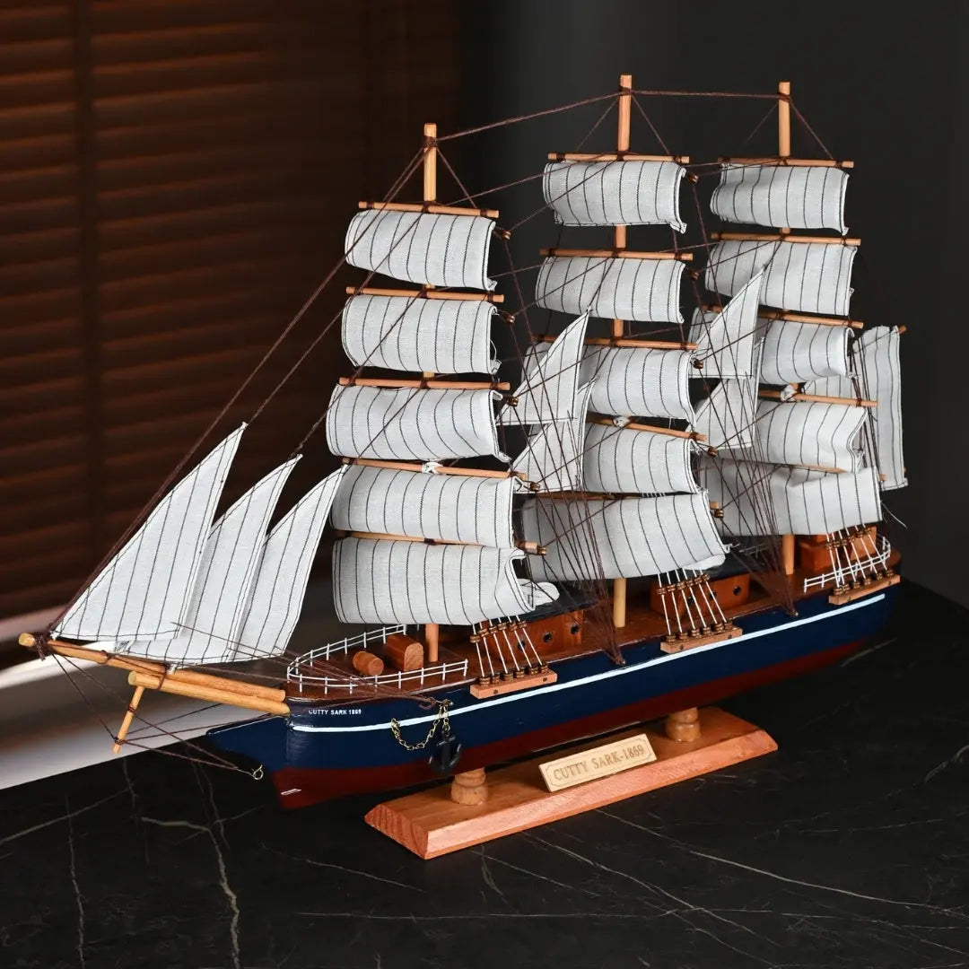 Cutty Sark El Yapımı Ahşap Dekor Gemi – 70 × 47 cm Ofisbura
