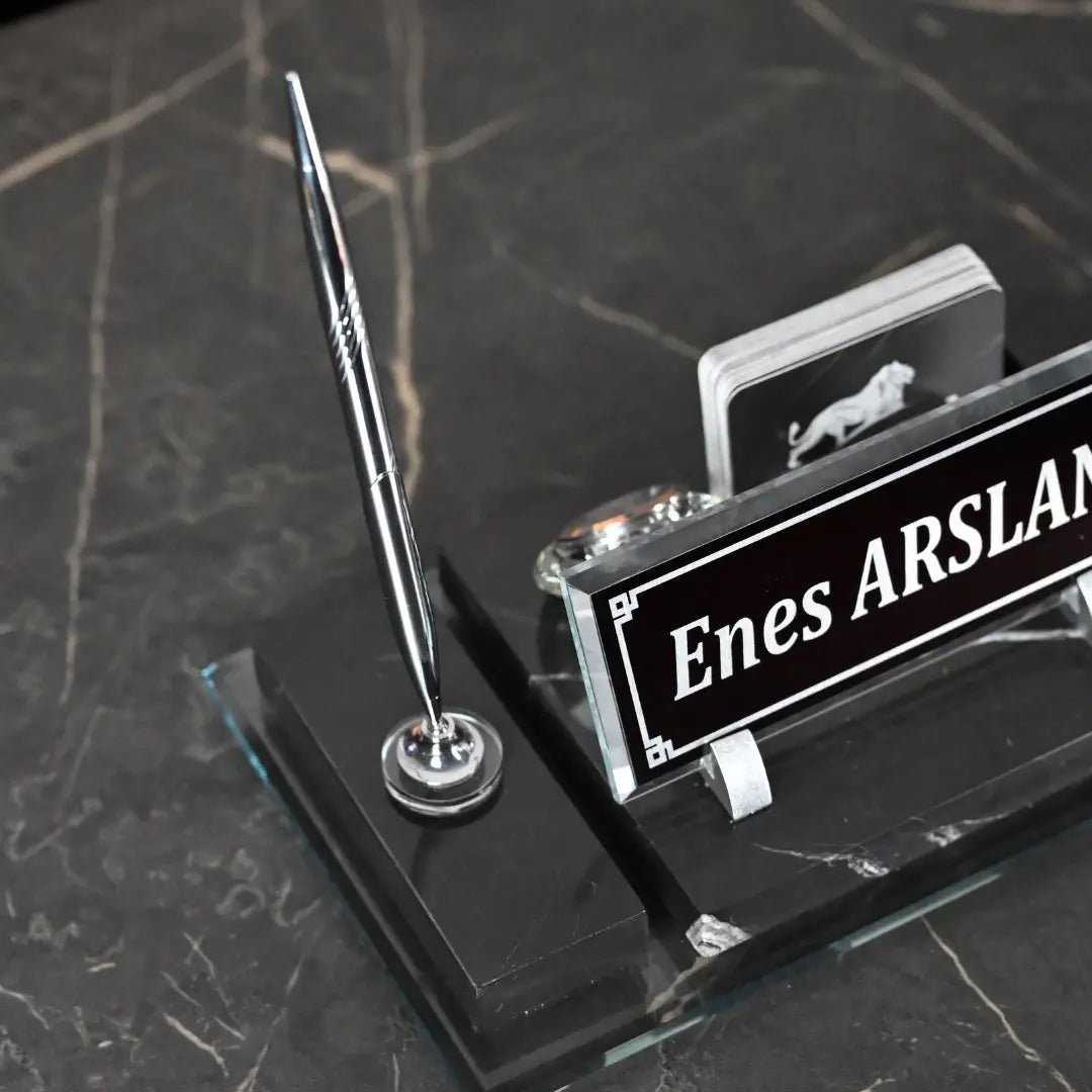 Efes Siyah Mermer Masa İsimliği | Gümüş Aksesuarlı Lüks Set - 30 × 16 Cm ofisbura