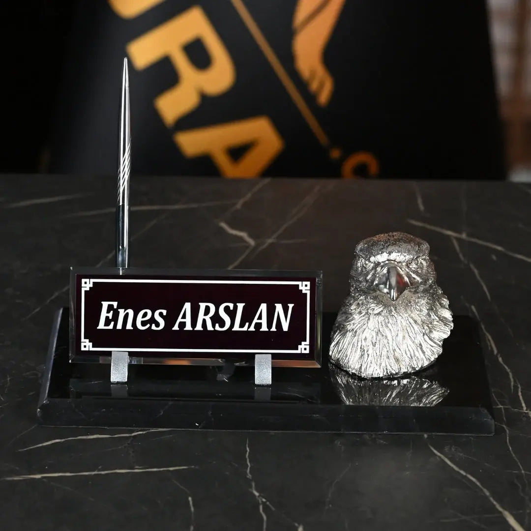 Kartal Figürlü Siyah Mermer Masa İsimliği – Kişiye Özel Yönetici Ofis İsimliği ofisbura