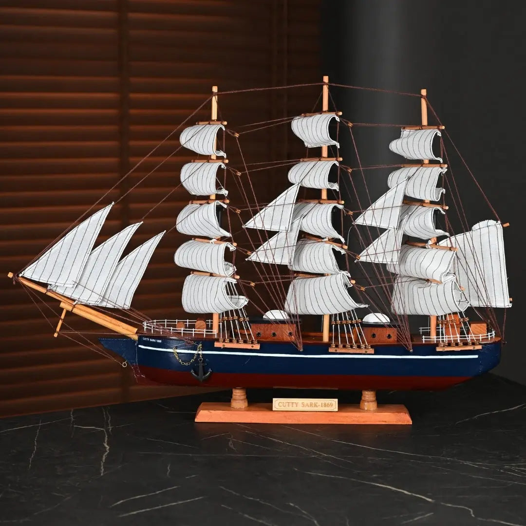 Cutty Sark El Yapımı Ahşap Dekor Gemi – 70 × 47 cm Ofisbura