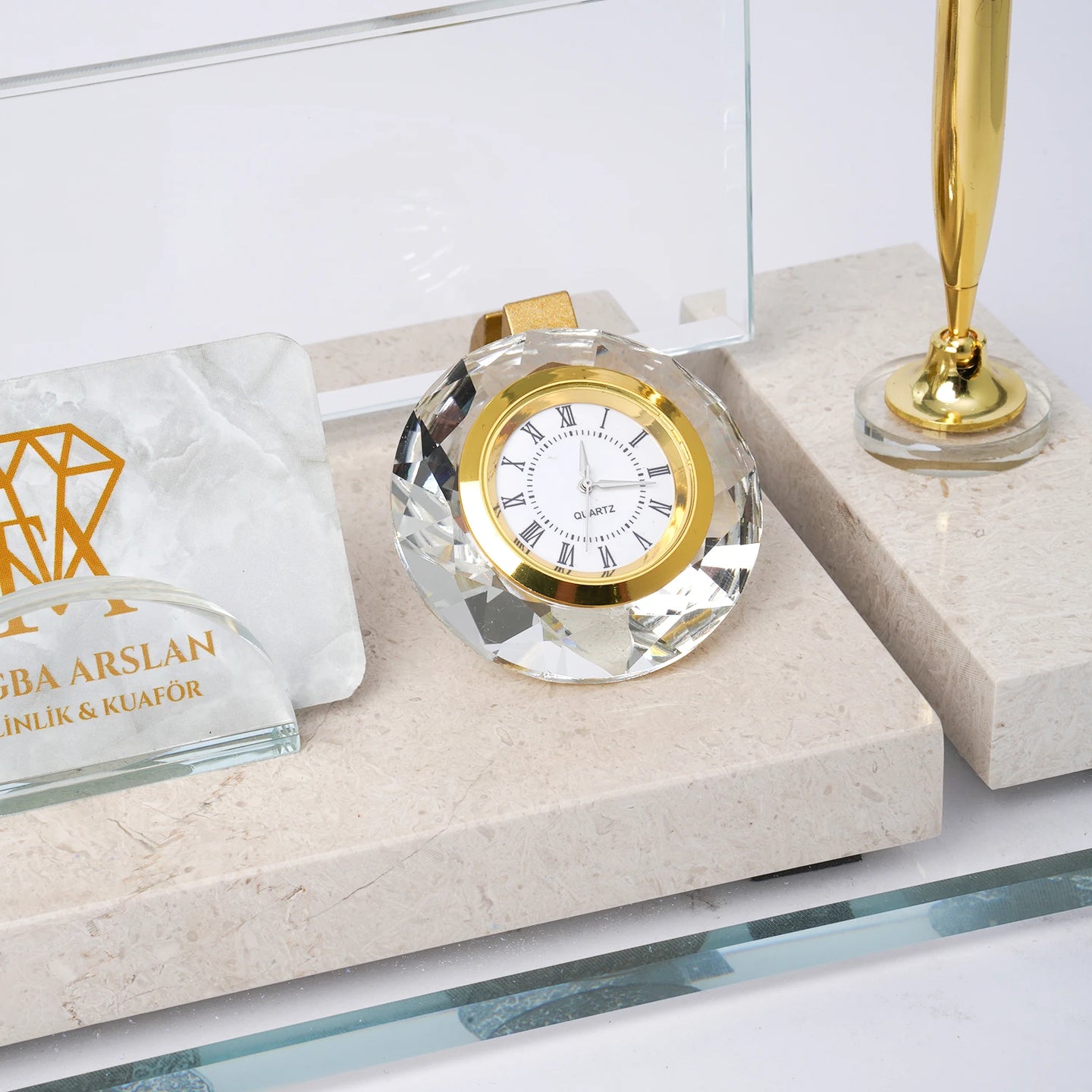 Efes Krem Altın Detaylı Doğal Mermer | Lüks Masa İsimliği Seti - 30 × 16 Cm