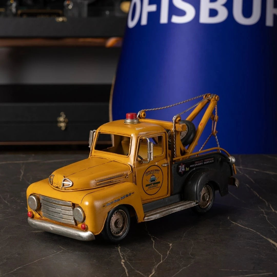 Metal Çekici Kamyon Modeli - El Yapımı Vintage Dekoratif Model