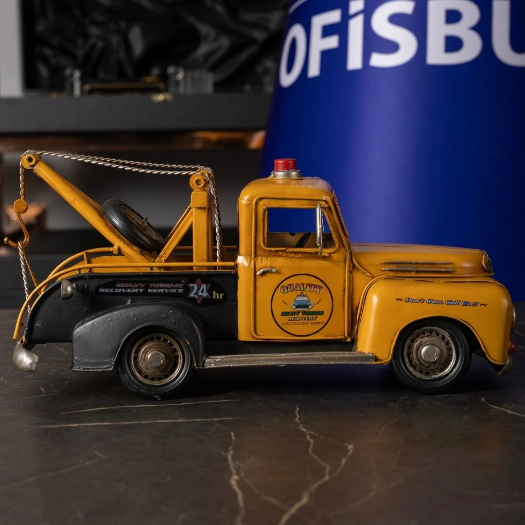 Metal Çekici Kamyon Modeli - El Yapımı Vintage Dekoratif Model