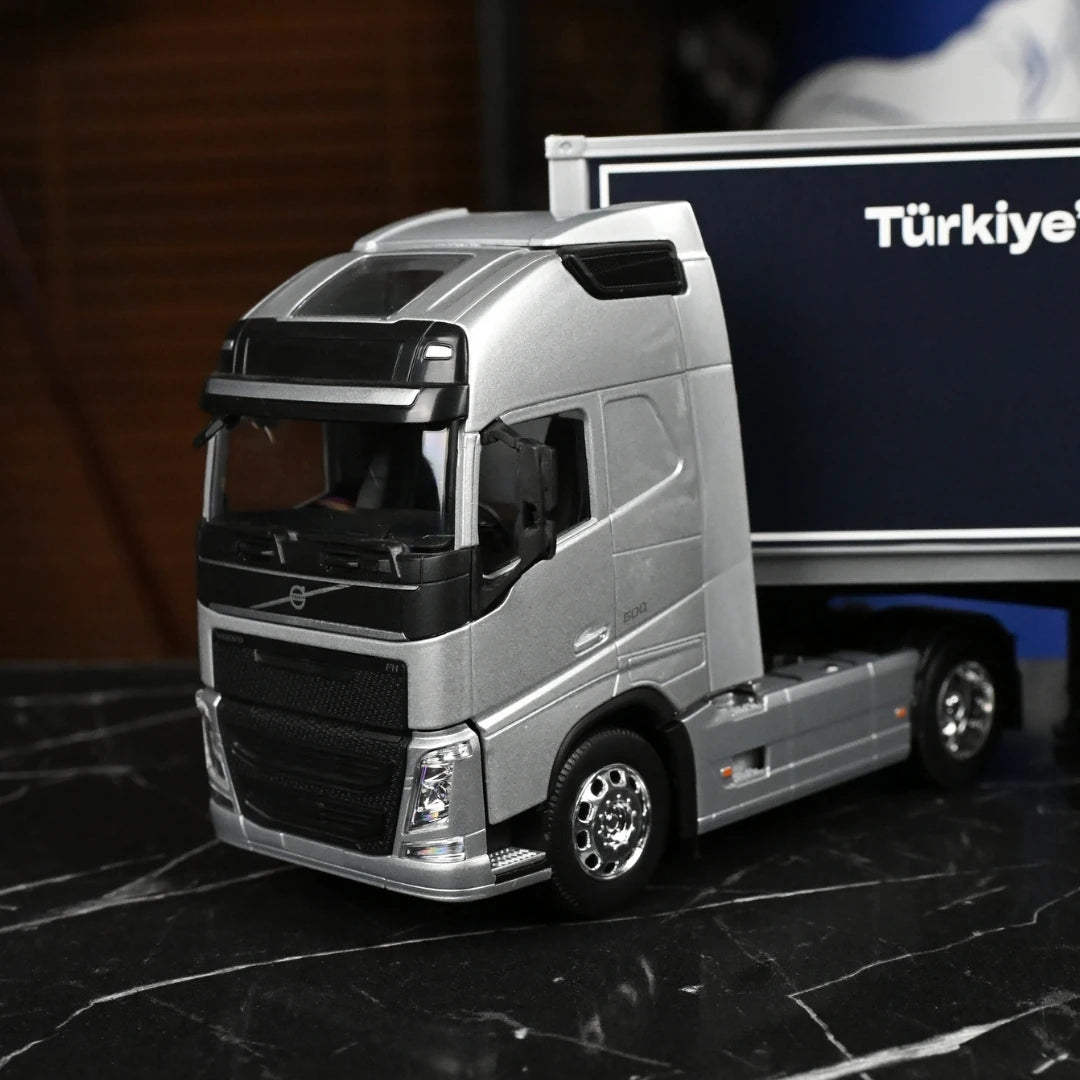Markaya Özel Baskılı Volvo Tır Modeli 50 cm | Ofis Dekorasyonu