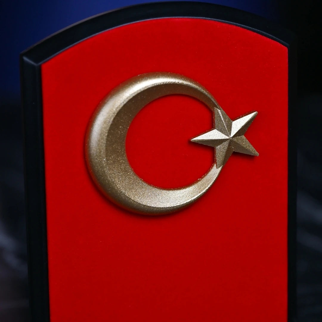 Ahşap Kaideli Türk Bayrağı Kişiye Özel