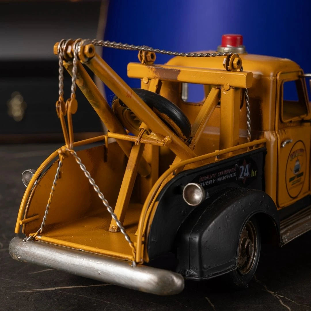 Metal Çekici Kamyon Modeli - El Yapımı Vintage Dekoratif Model