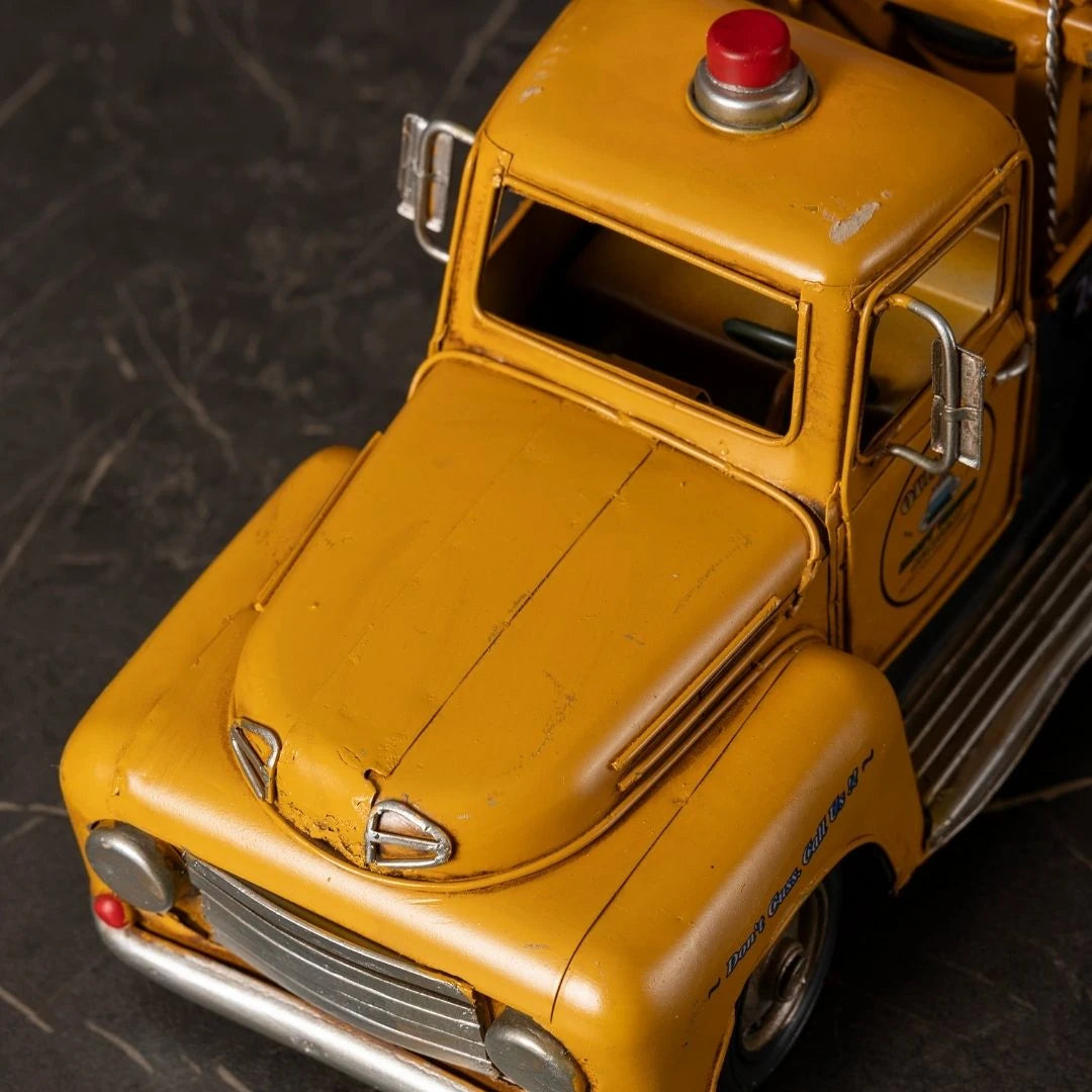 Metal Çekici Kamyon Modeli - El Yapımı Vintage Dekoratif Model