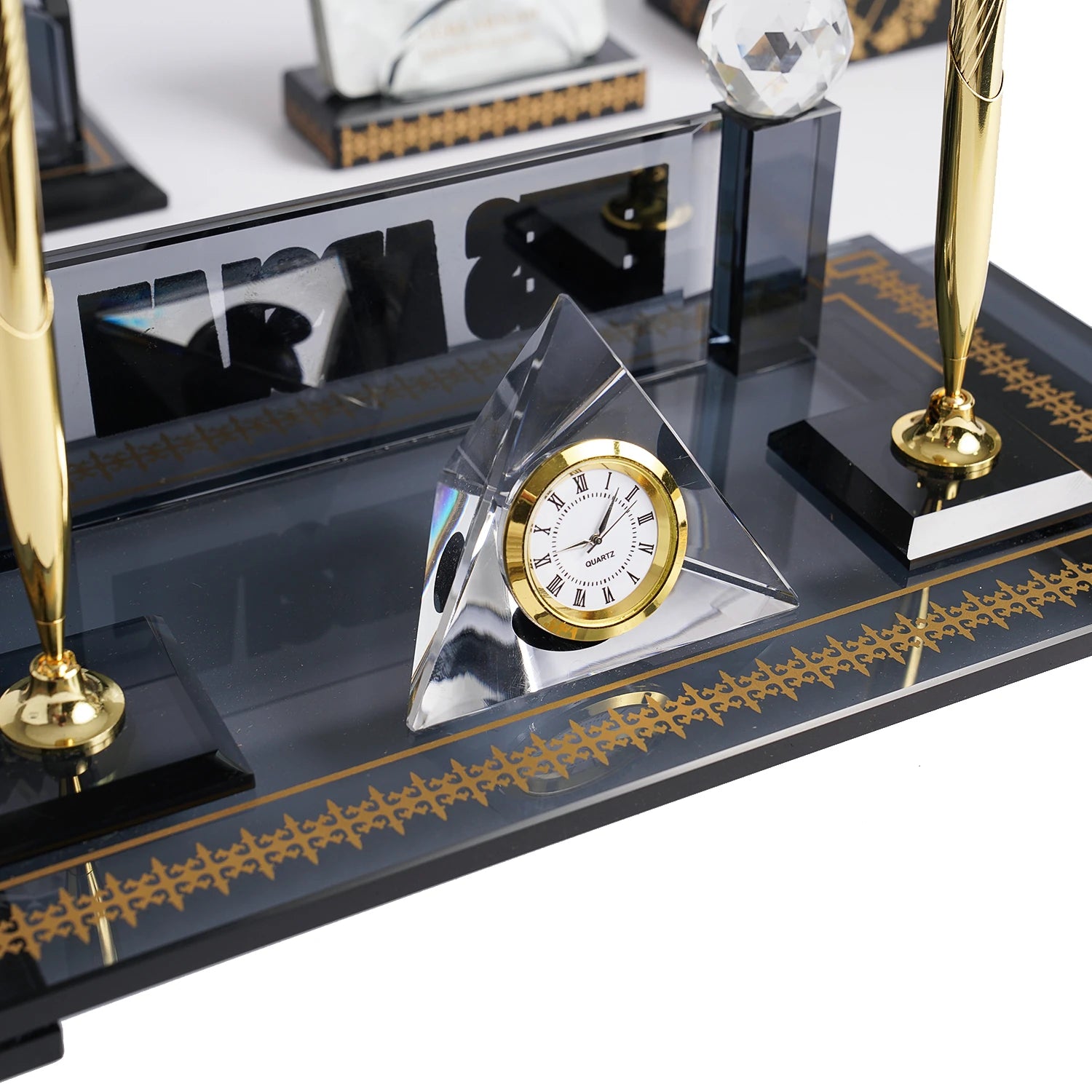 Diamond Kristal Masa İsimliği Seti – 5 Parça Lüks Ofis Masaüstü Sümen Takımı ( Özel Kutulu )